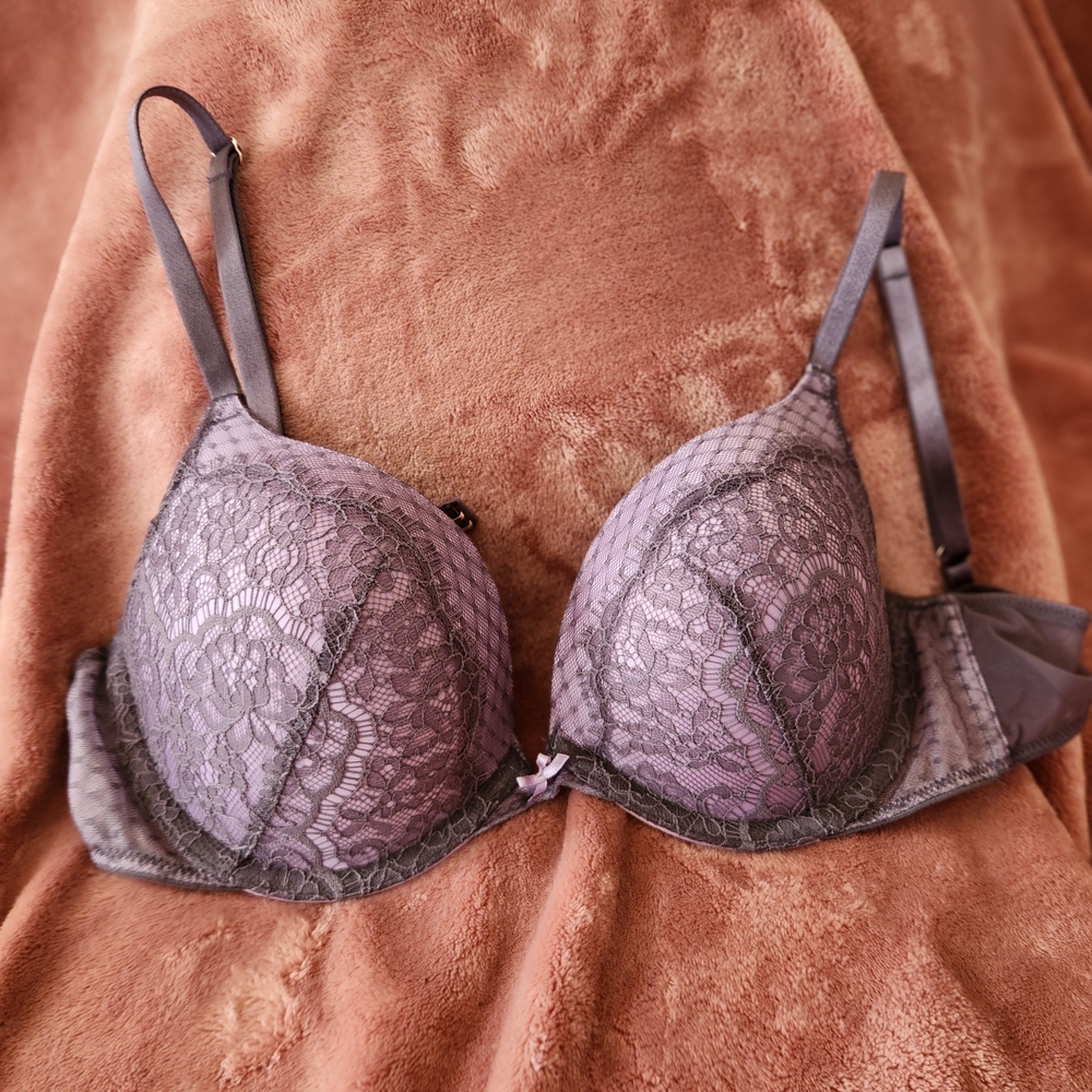 Victoria Secret Elegant Lace Underwire Bra in Purple